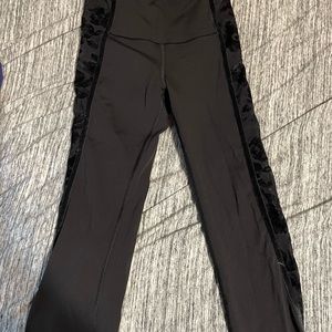 Lululemon capri leggings size 4
